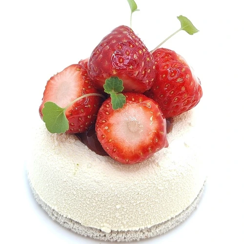 Dessert au yaourt de la ferme de Spay, menthe et fraises sarthoises